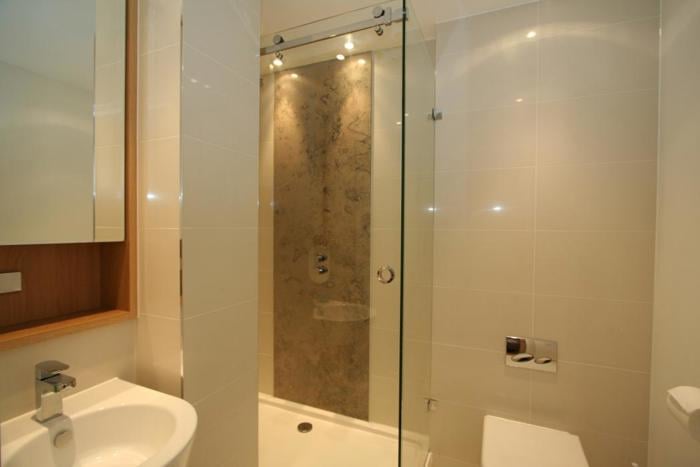 Bathroom1.jpg