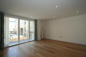 Newton Court, Kingsley Walk picture 2