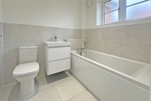 Suffolk, IP19 8TP picture 4