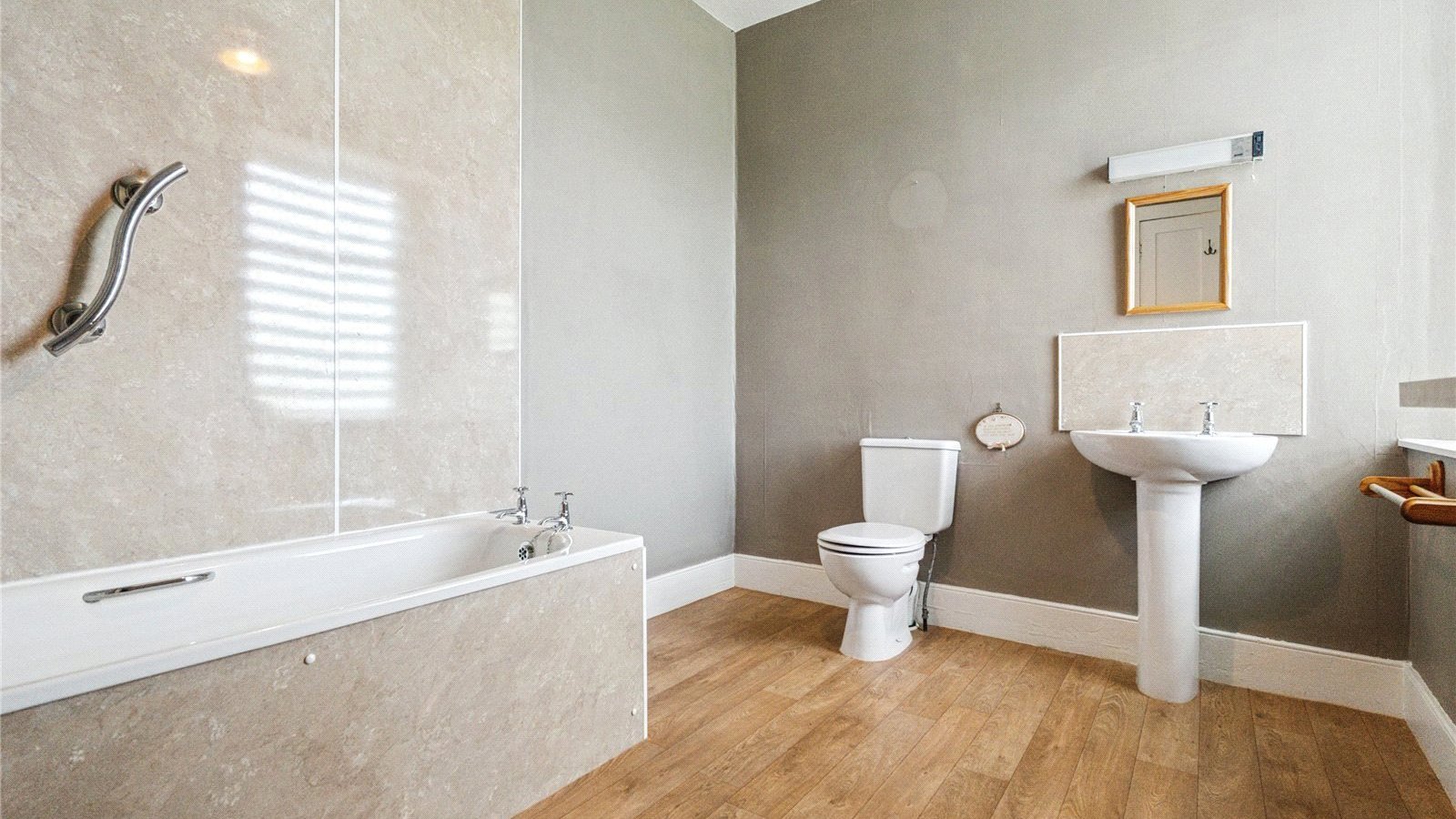 Bathroom.jpg Bathroom