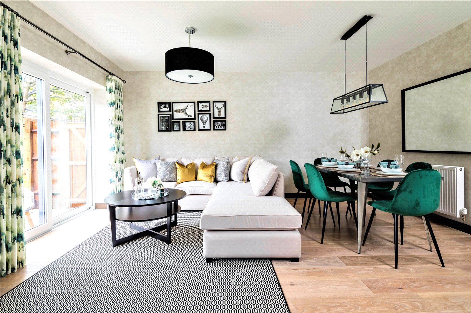 Living Room1.jpg
