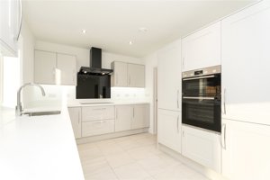 Brooke Meadow Way, Poringland picture 2
