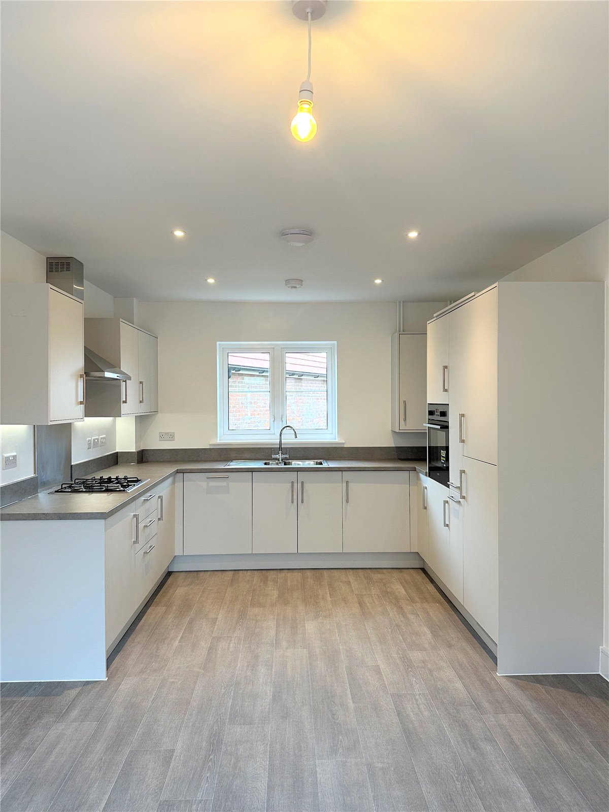White House Park, Buckenham Road picture 2