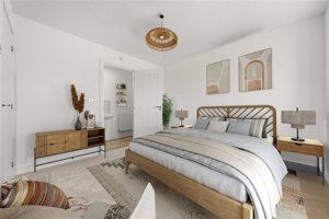 Holt, NR25 6EW picture 4