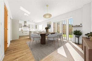 Holt, NR25 6EW picture 1