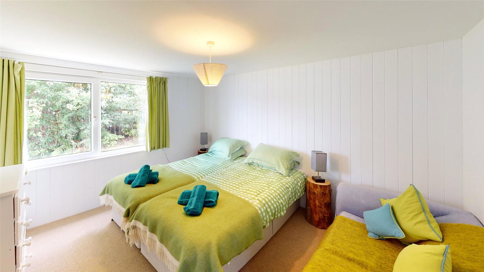 Bedroom.jpg Bedroom