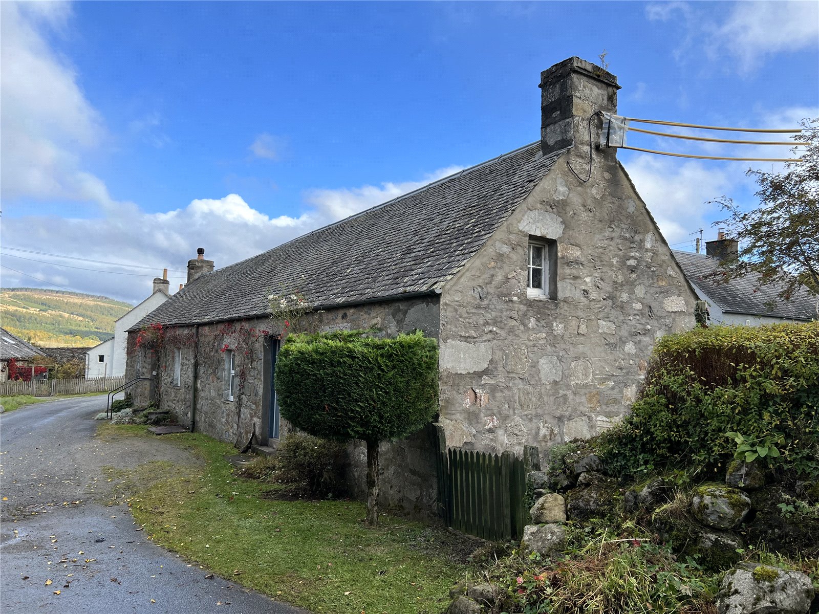 Old Struan Cottage, Calvine picture 4