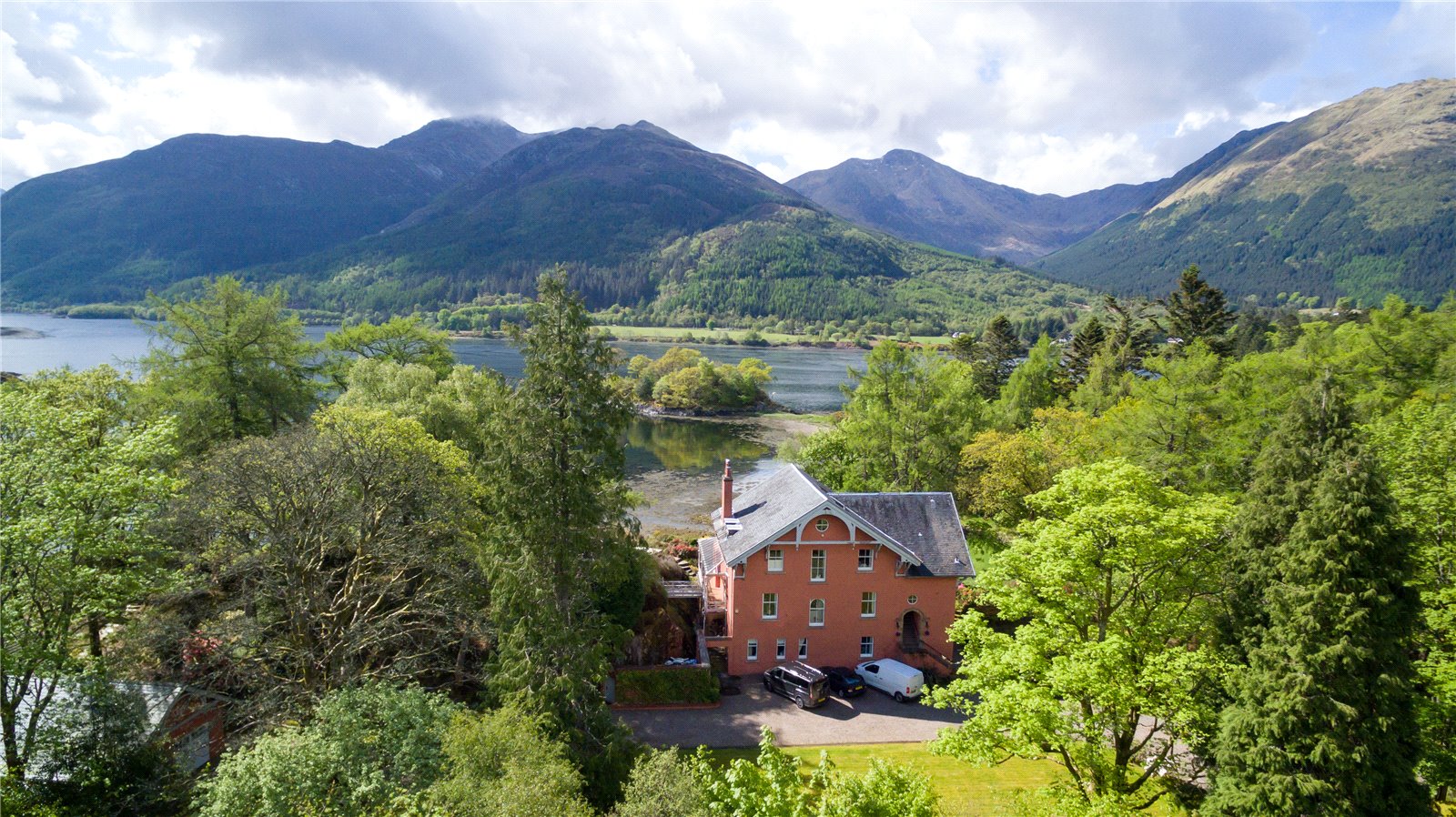 Dunbeg House & Bay Cottage, North Ballachulish, Onich, PH33 6SA