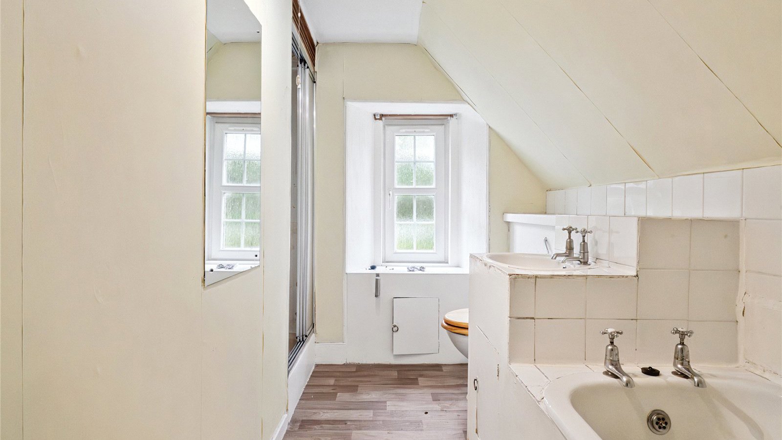 Bathroom.jpg Bathroom