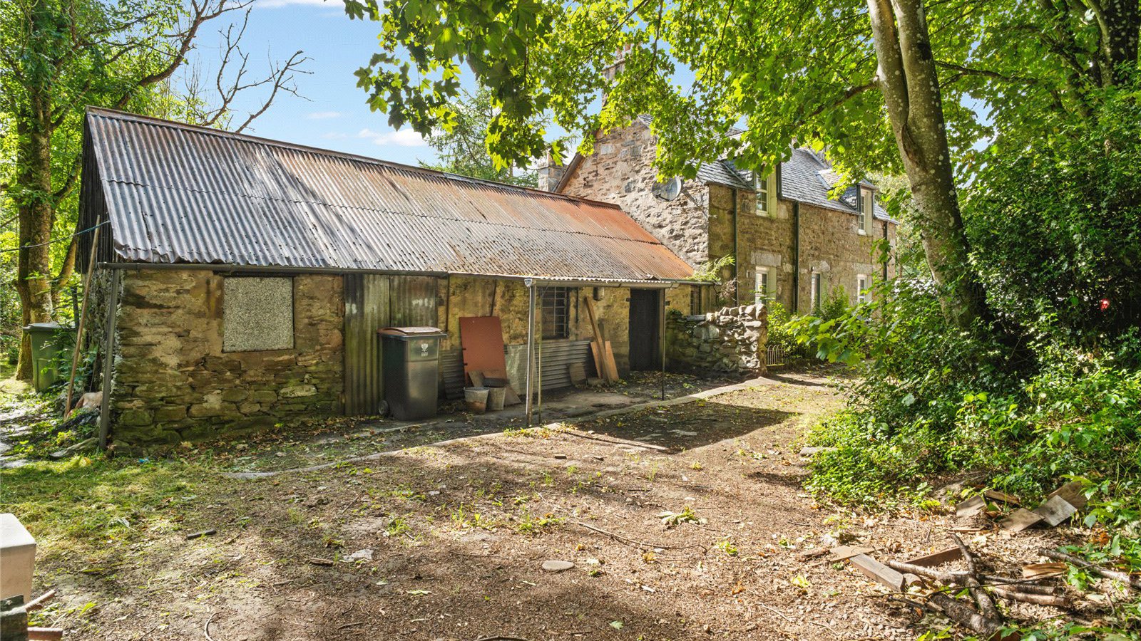 Outbuilding.jpg Outbuilding