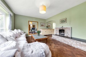 Royston, Cambridgeshire, SG8 6PR picture 2