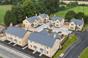 Trap Road, Moor Park picture 1