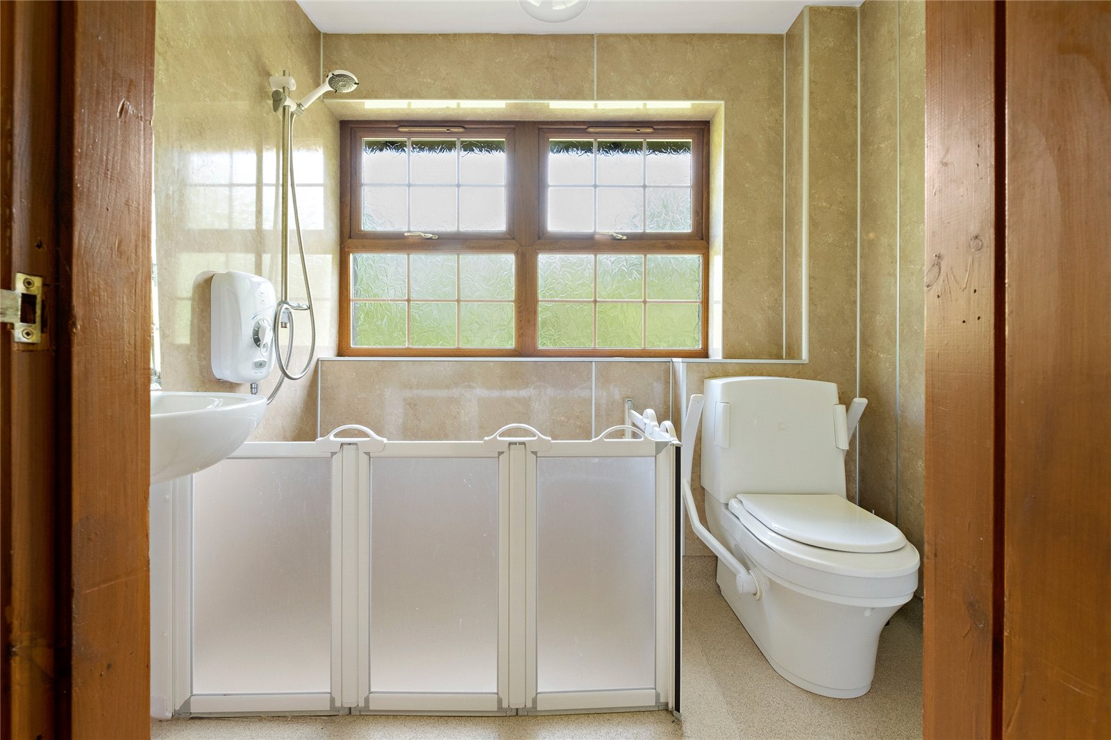 Family Bathroom.jpg