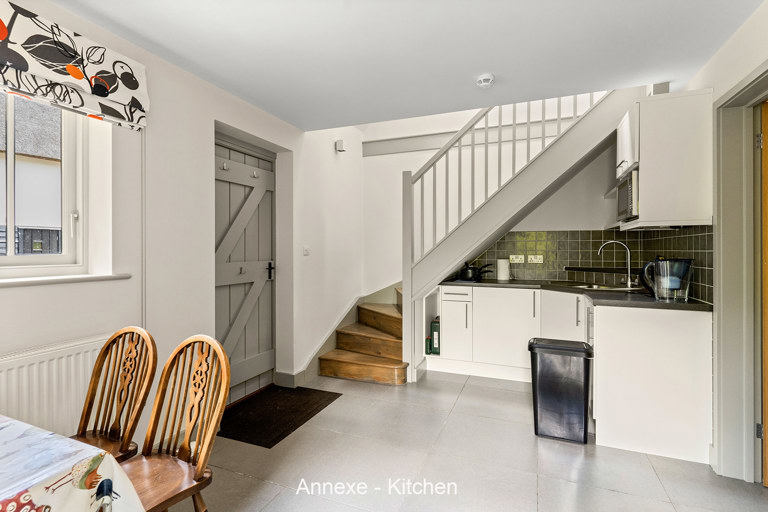 Annexe - Kitchen.jpg