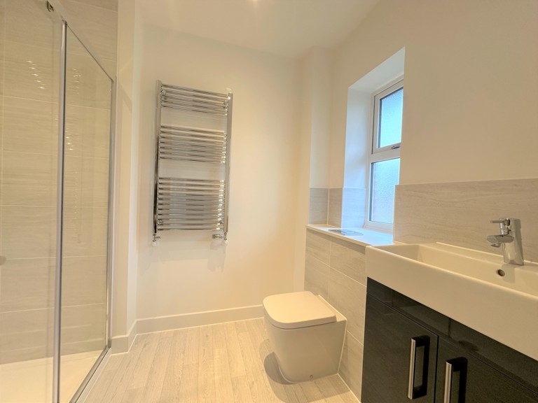 Image of en-suite 2.2