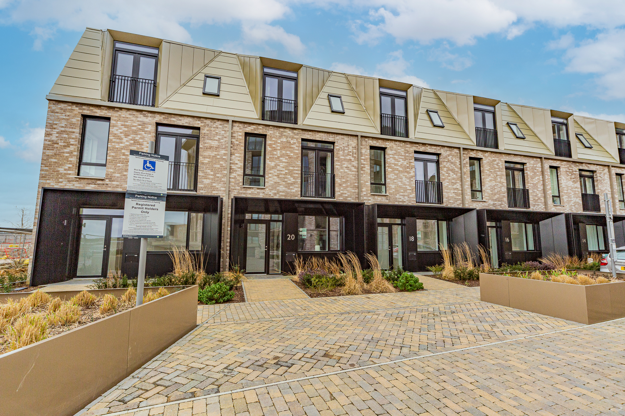 Knights Park, Eddington