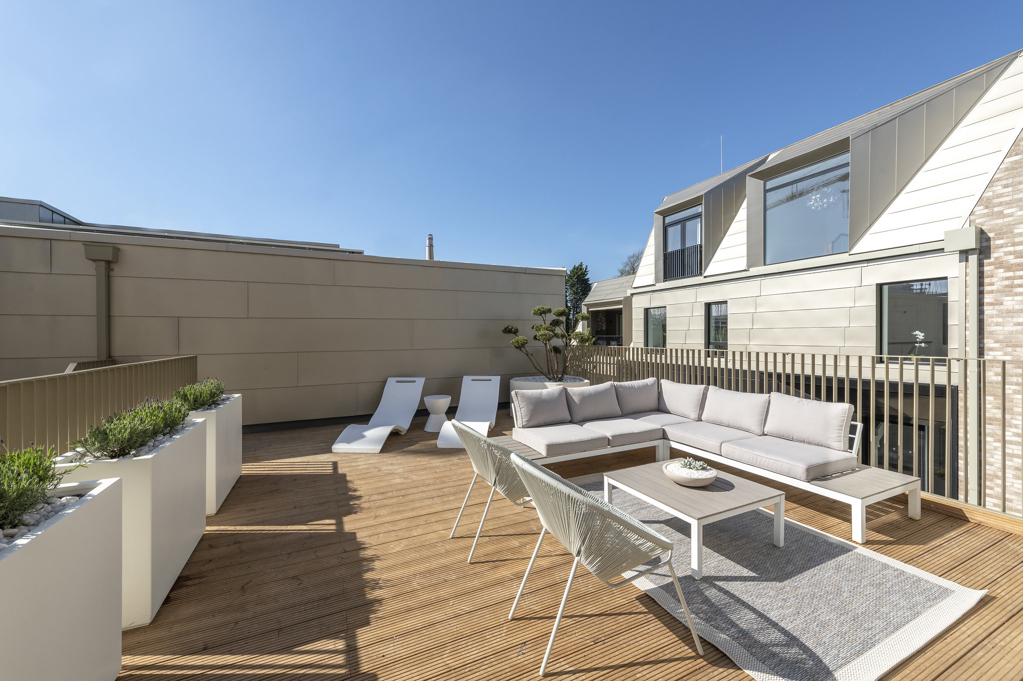 The Avenue - 4 bed show home - Terrace.jpg