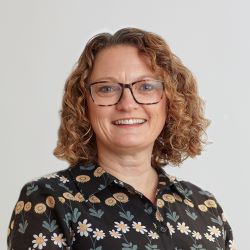 Photo of Lisa Davis